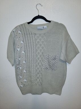 Vintage Women's Russ Short Sleeve Knit Sweater in Beige Floral